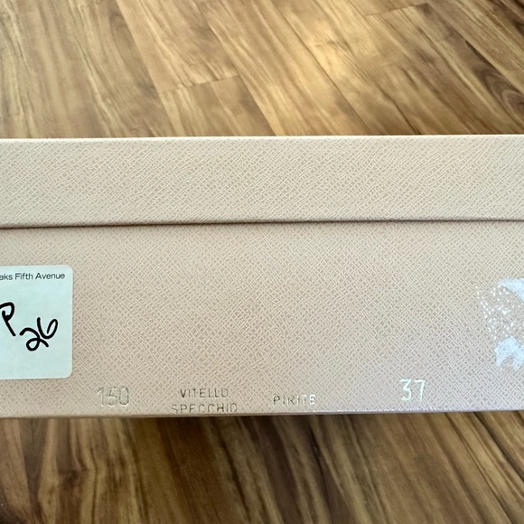 Prada Vitello Specchio Peep-Toe pumps in Gold Patent Leather, size EU 37. - Picture 10 of 11